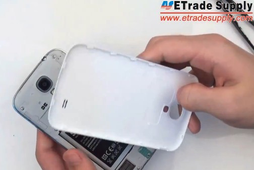 install the galaxy s4 battery and battery door