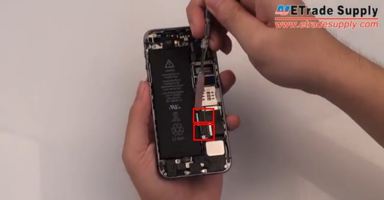 undo 2 connectors of 5S battery