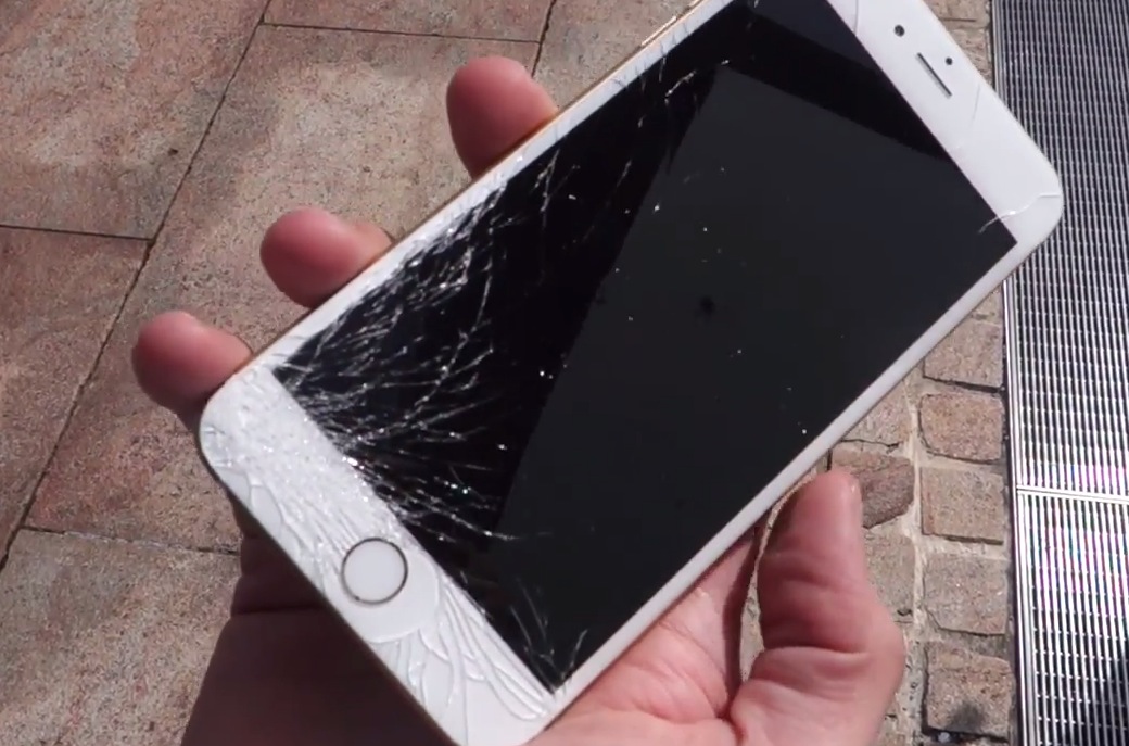 Do Apple Retail Stores fix broken iPhones?