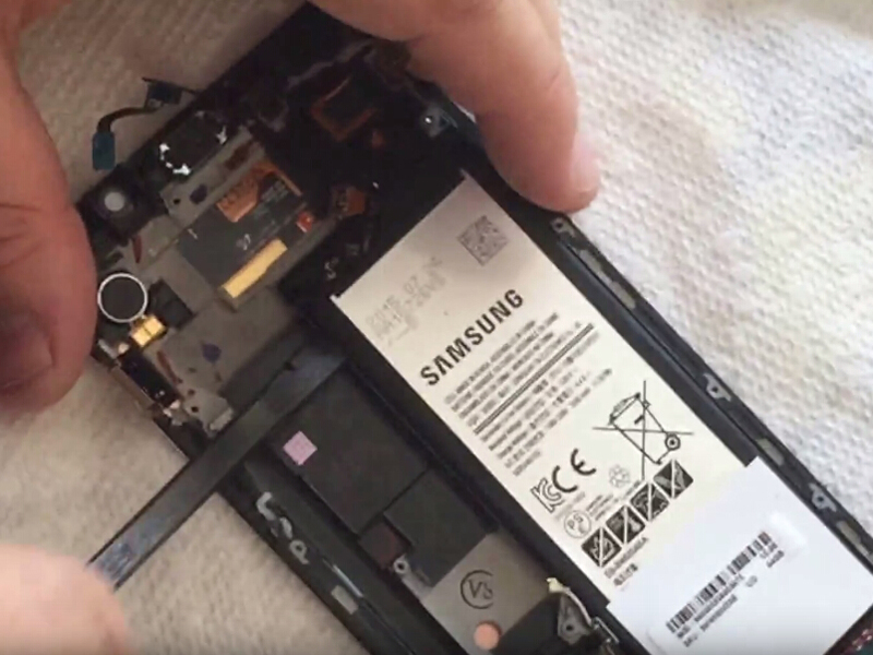 remove battery.jpg