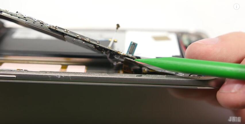 Lift up the motherboard then disconnect the charging port connector-12.jpg