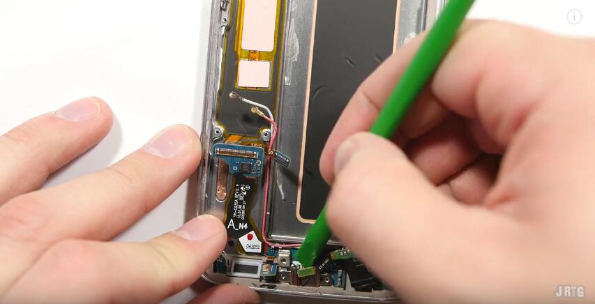 take out the headphone jack-15.jpg