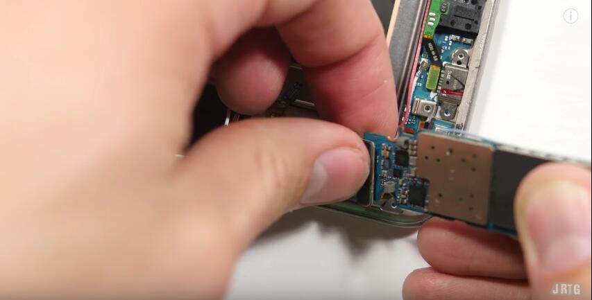 Reconnect the motherboard with the charging port-17.jpg