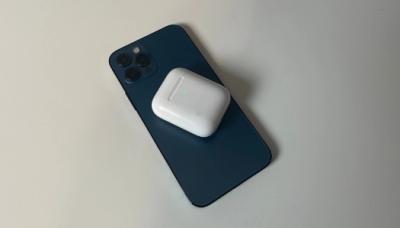 Apple Files Patent for Reverse Wireless Charging, Future iPhones Can Charge AirPods