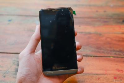 Hands-on Photos of Blackberry A10 Revealed