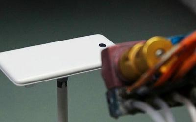 How did an Aluminum Panel Made from Metal