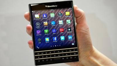 How to Tear Down The BlackBerry Passport within 10 minutes