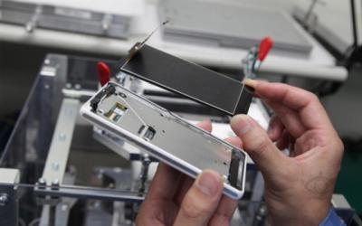 Sony Official Reveals the Waterproof Cellphone Repair Process