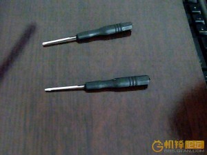 T5 Torx Screwdriver & 4mm Phillips screwdriver T5 Torx Screwdriver & 4mm Phillips screwdriver