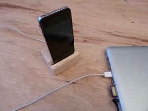 How to DIY Wooden Dock and Stand for iPhone