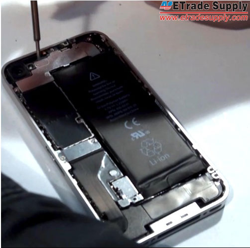 Install-another-metal-shield-of-iPhone-4