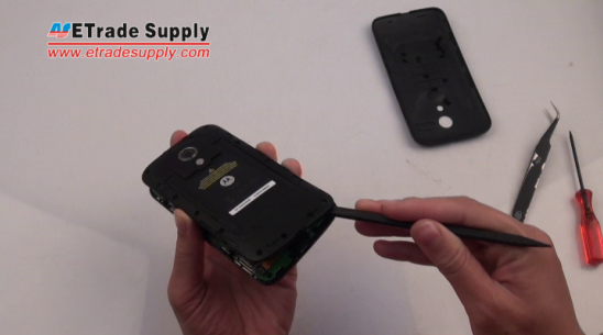How to Disassemble Motorola Moto G to Repair Screen and Other Parts Remove the Moto G rear housing