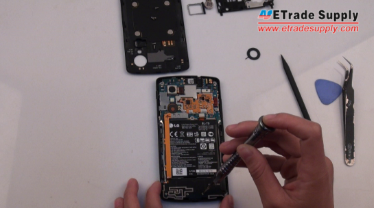 holding the Nexus 5 loud speaker module