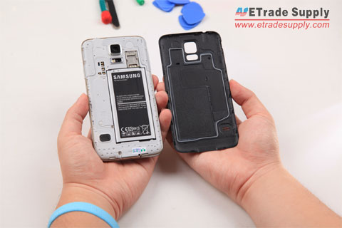 Galaxy-S5-back-cover-is-removed.jpg