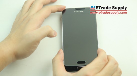 align the Galxy S5 screen protector to the display