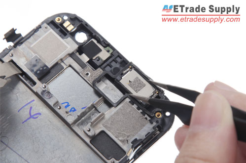Install-HTC-One-M8-ear-speaker