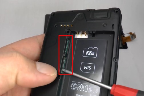 5Remove the SIM card and SD card