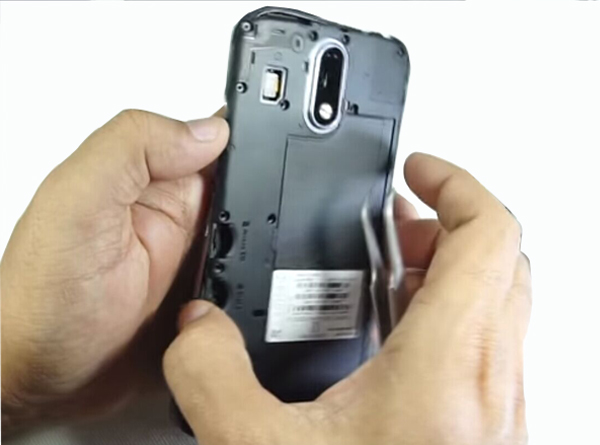 Motorola Moto G4 Plus Battery Replacement Guide - RepairsUniverse