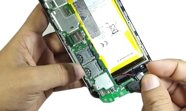 Motorola Moto G4 Plus Battery Replacement Guide - RepairsUniverse 