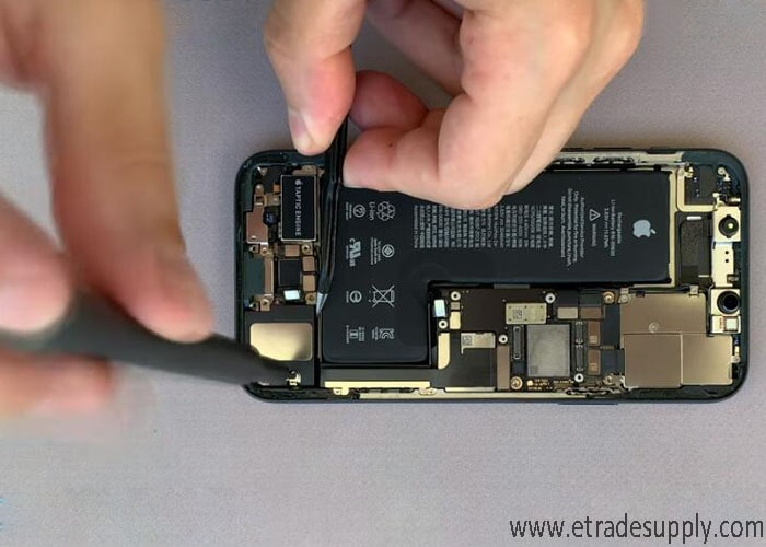 install the iPhone 11 Pro speaker