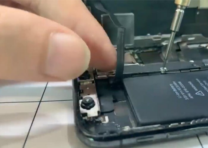 connect and assemble the display screen back
