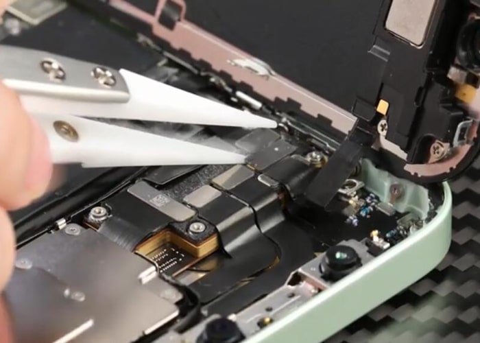 Disconnect the display screen flex cable