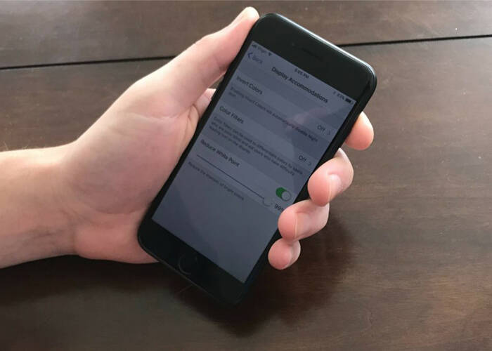 iPhone screen backlight dim