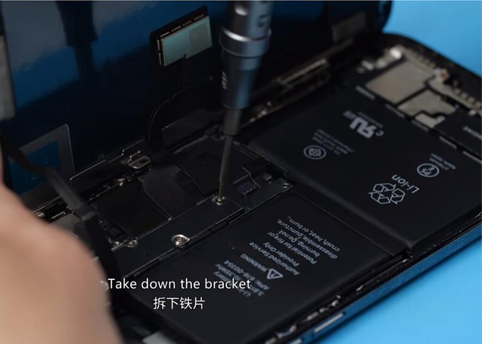 Tear down the iPhone X screen