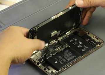 Tear down the iPhone XS screen