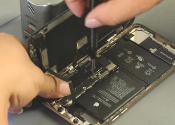 Assemble the iPhone screen